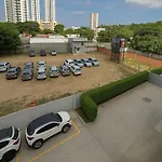 Vip Cartagena Close To The 415 Wall